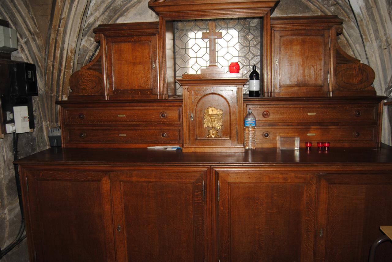 Restauration d'un meuble de sacristie