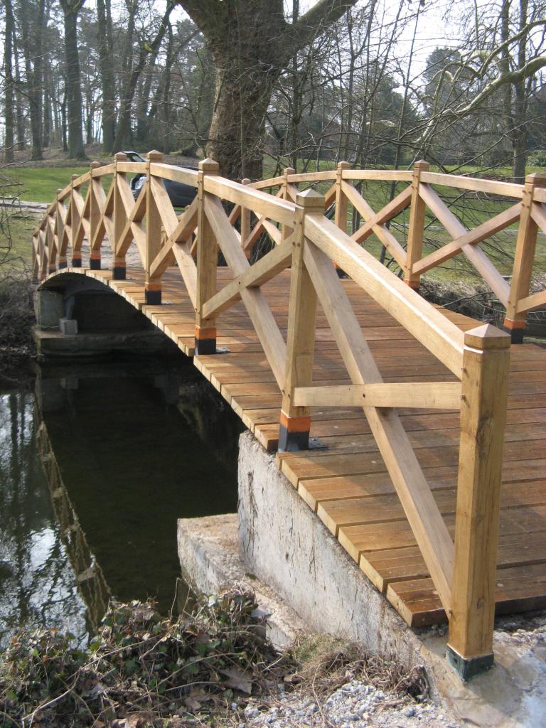 Construction pont en chêne